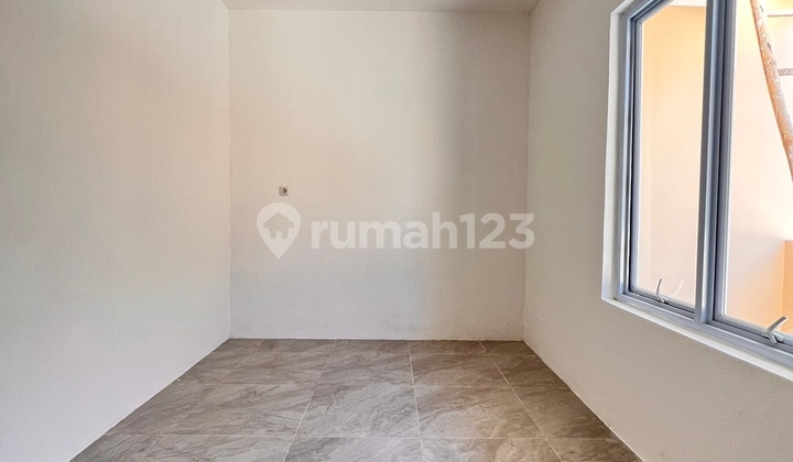 Rumah cantik dalam komplek mercy barn Medan johor 8