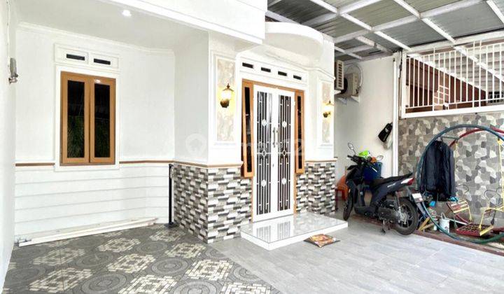 Dijual Rumah Cantik Furnished Lebar 8 Meter Komplek Padang Hijau 2