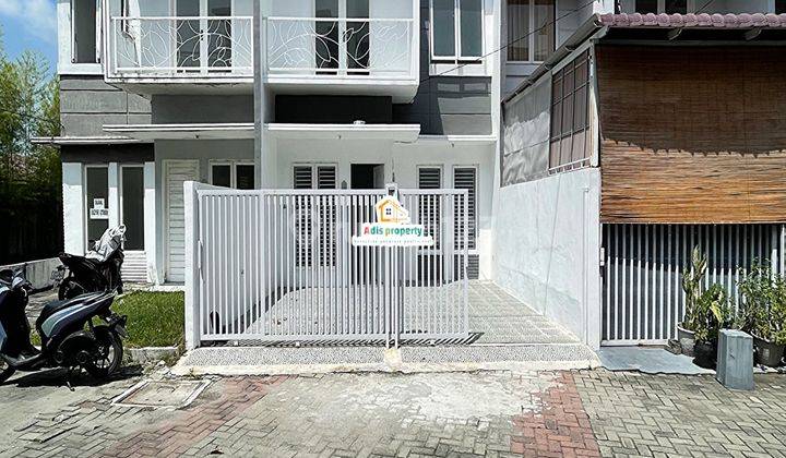 Dijual Rumah Cantik 2,5 Lantai Daerah Medan Sunggal  1