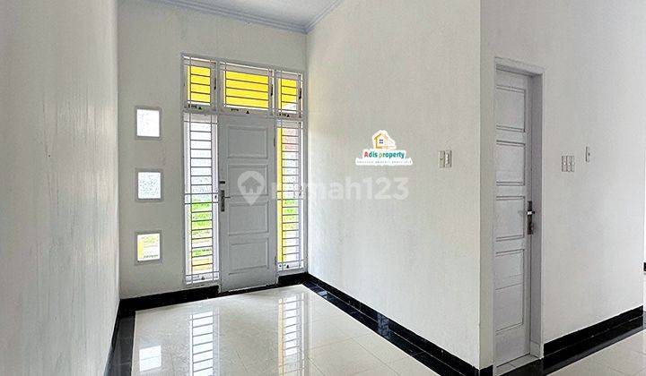 Dijual Rumah Lebar 12 Meter Dalam Komplek Daerah Simpang Pemda 2