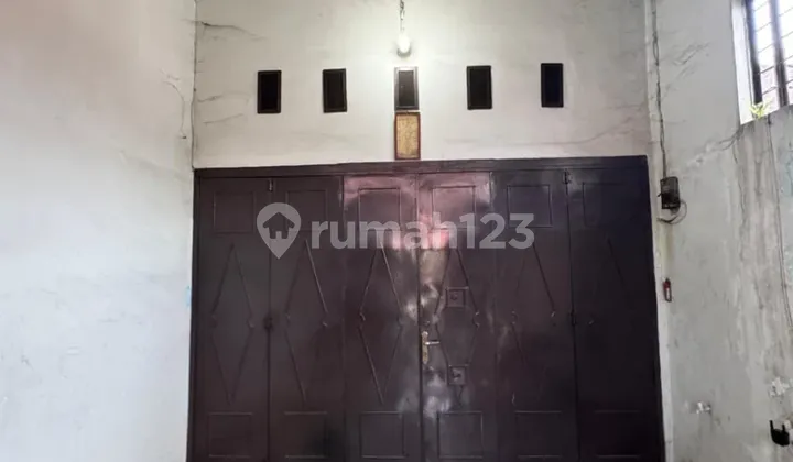 Dijual Ruko 3 Lantai Full Furnished di Jalan Seikera