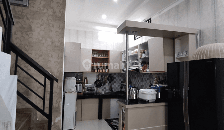 Dijual Rumah Full Furnish di Sei Mencirim 3 Lantai SHM Bagus 6
