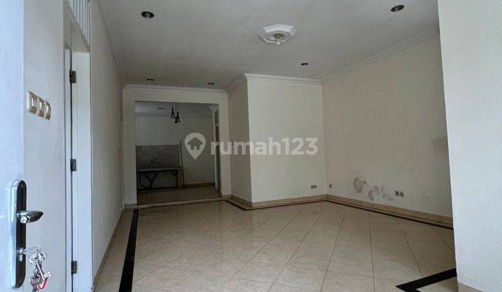 ruang keluarga dijual rumah cantik di komplek