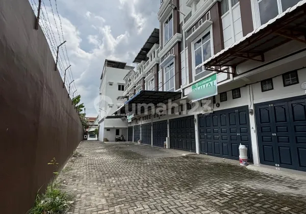 Minimalist townhouse in Medan Perjuangan area 2
