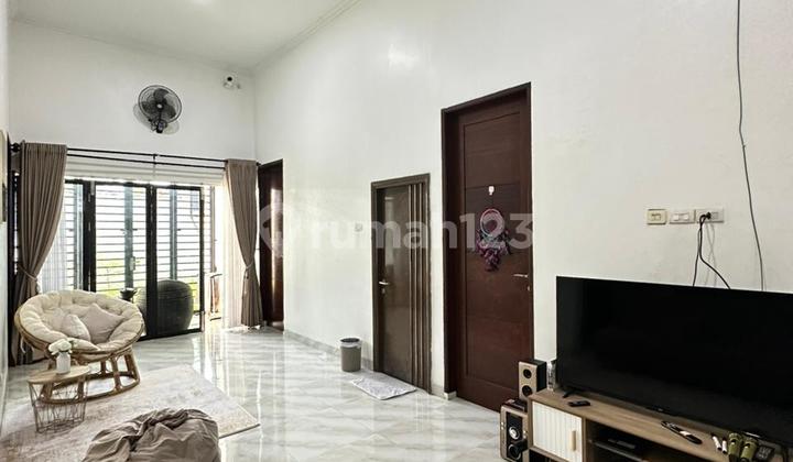 Large Non-Complex House in Setiabudi 2