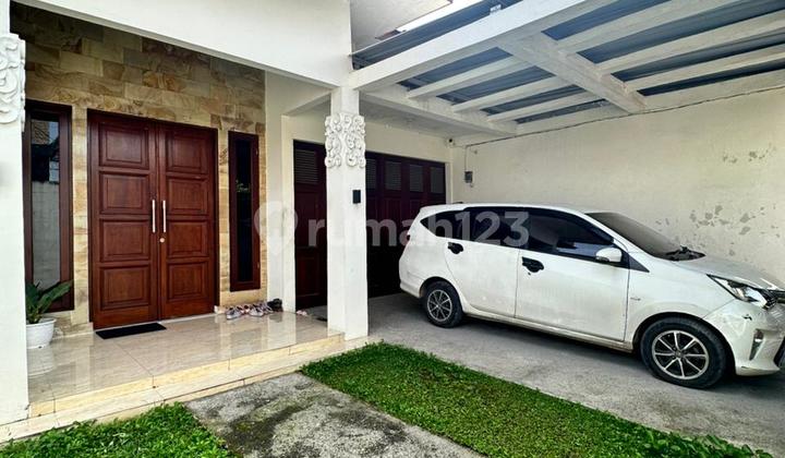 Rumah Besar Non Komplek di Setiabudi