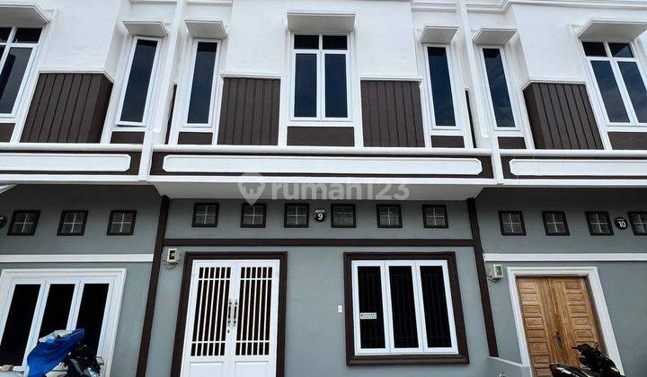 Dijual Rumah Semi Furnished Cantik di daerah Pancing 1
