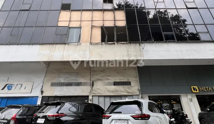 Disewa Ruko 5 Lantai di Jl Haji Adam Malik Daerah Medan Barat