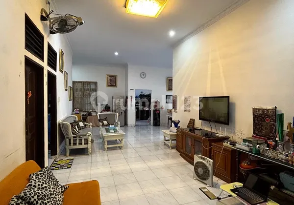 Rumah Bagus Unfurnished Medan Sunggal, Medan 2
