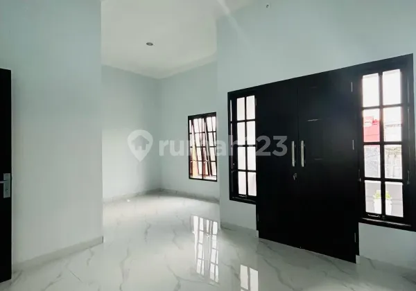 Dijual Rumah Cantik dalam Komplek daerah Setia budi 2