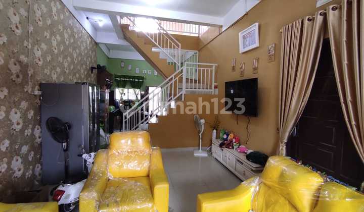 Dijual rumah bagus tingkat 2 1/2 di daerah Katamso 2
