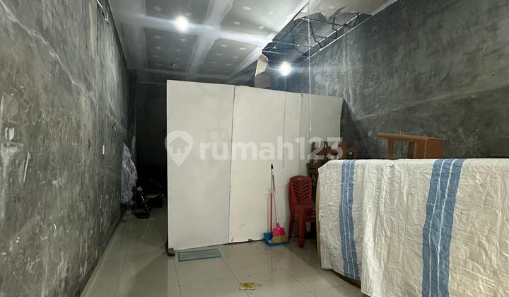 foto lainnya disewakan ruko 3.5 lantai di