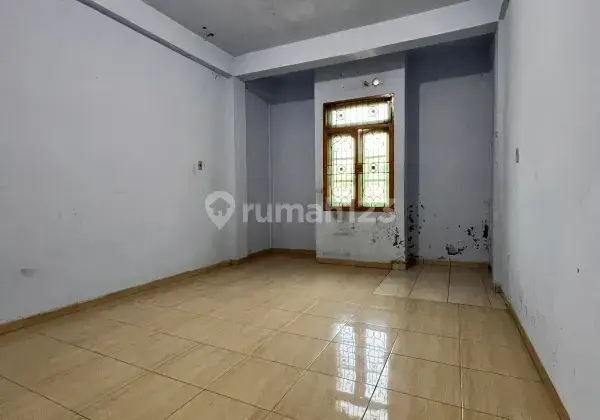 Dijual Rumah Siap Huni 3 Lantai Daerah Mandala 2