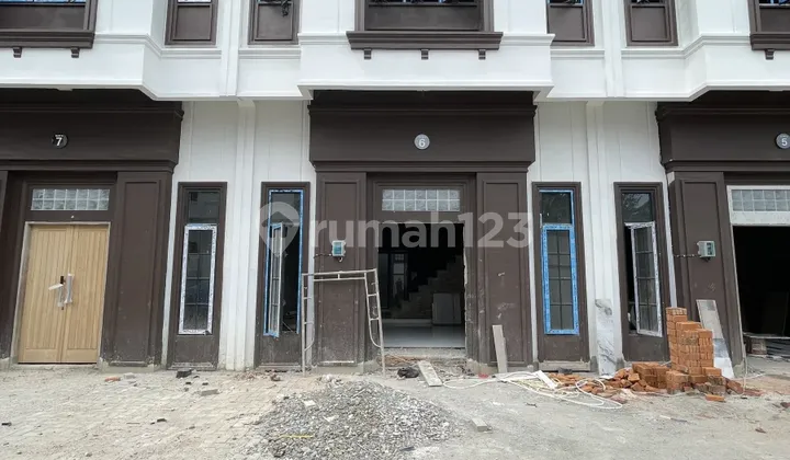 Limited New Villa Strategic in Pancing Within Complex Limited New Villa Strategic in Pancing Within Complex