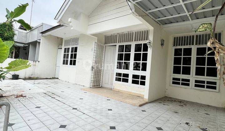 Dijual Rumah Cantik di Komplek Tasbih 1 SHM 1