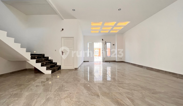Dijual Rumah di Komplek Merci 2 Lantai SHM Sudah Renovasi  3