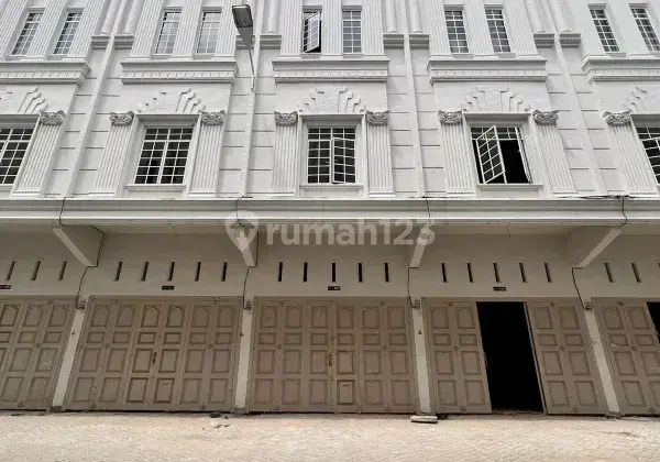 Dijual Rumah di Jl. Pasar III, Komplek Pasar 3 Nadigon 3 Lantai SHM Selatan 1