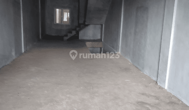 Ruko 3.5 Lantai Cocok untuk Usaha Didaerah Krakatau  11
