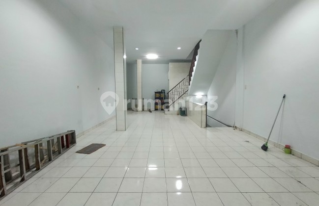 Ruko 3.5 lantai didaerah Thamrin cocok untuk usaha 10