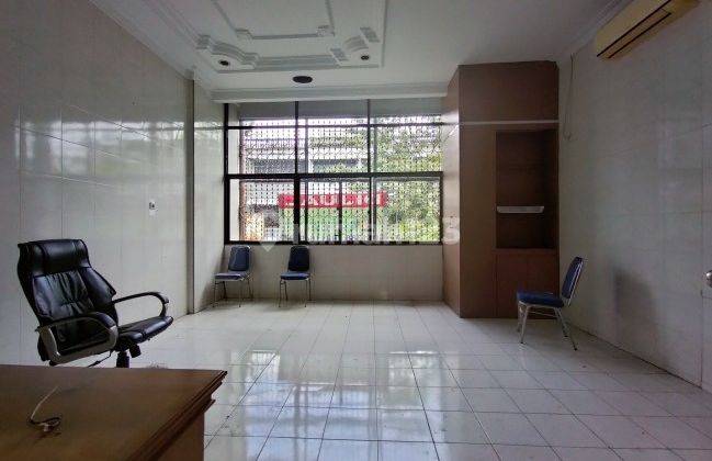 Ruko 3.5 lantai didaerah Thamrin cocok untuk usaha 12