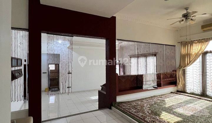 Disewa Rumah Cantik Full Furnished Daerah Polonia  10