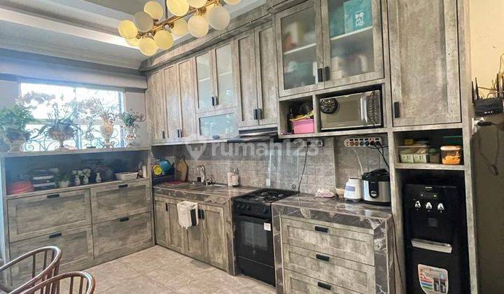 Dijual Rumah 3 Lantai di Jalan Gatot Subroto  5