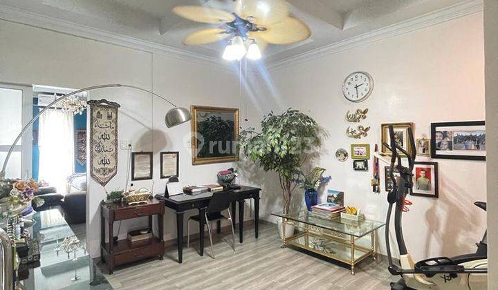 Dijual Rumah 3 Lantai di Jalan Gatot Subroto  9