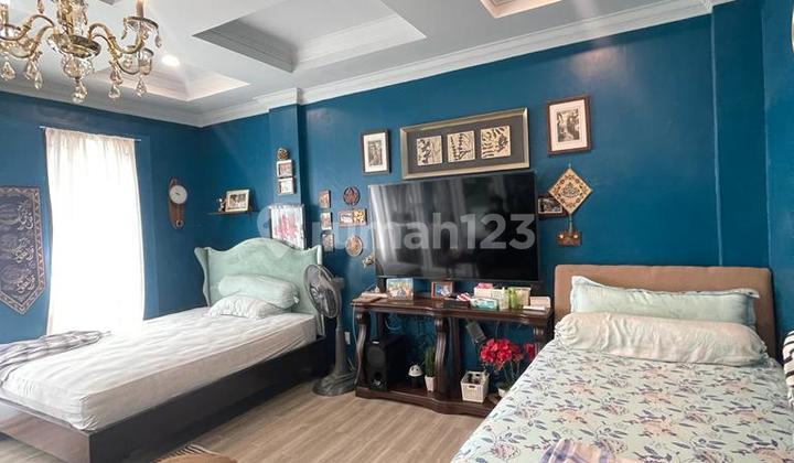 Dijual Rumah 3 Lantai di Jalan Gatot Subroto  13