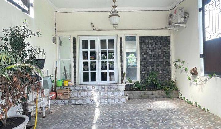 Dijual Rumah 3 Lantai di Jalan Gatot Subroto  15