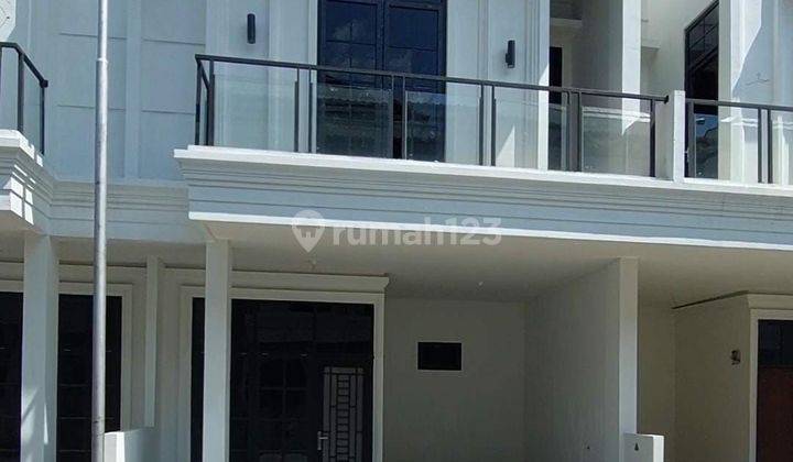 Dijual Rumah 2 Lantai Siap Huni Didlm Komplek 1