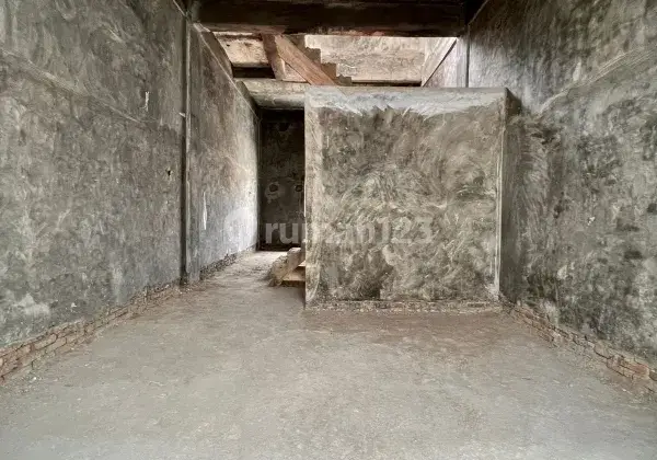 Dijual Rumah 3 Lantai Murah Daerah Medan Perjuangan 3