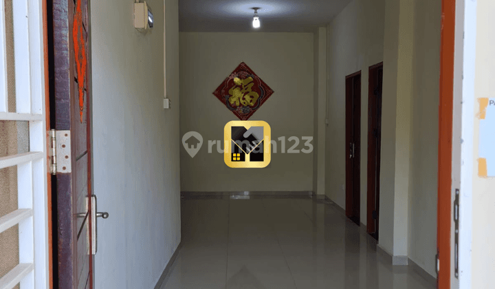 Rumah 3 Lantai Sudah Renovasi Kezia Residence  2