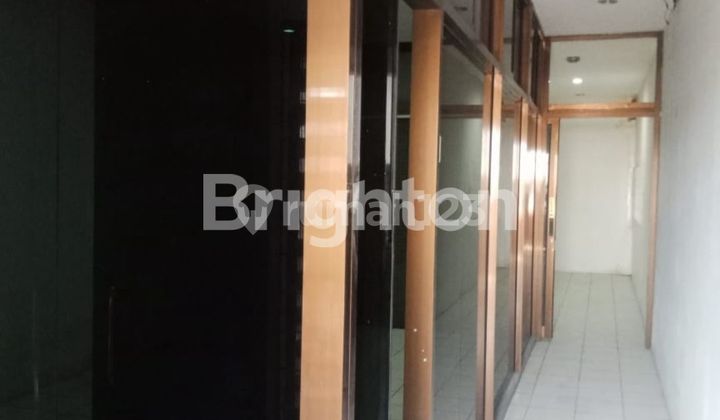 RUKO 4 LANTAI, TENGAH KOTA, PUSAT BISNIS, COCOK UNTUK KANTOR, DAERAH AMBENGAN 2