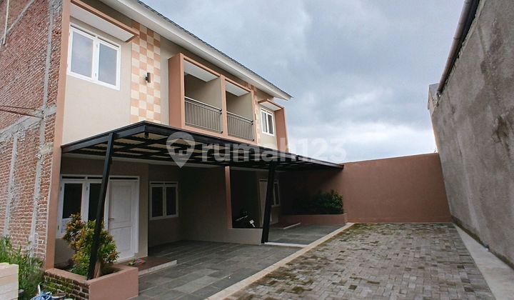 2-Story New House in Permana Complex Near Cimahi Town Square 2-Story New House in Permana Complex Near Cimahi Town Square