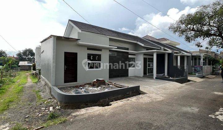 Turun Harga Rumah dalam komplek Arcamanik Bandung lokasi strategis  1