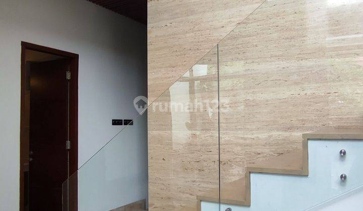 Rumah Split Level di hunian eksklusif 2