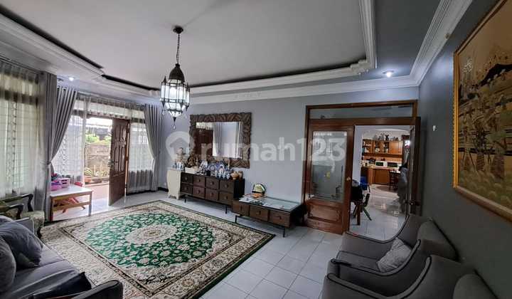Dijual Rumah Besar Terawat di Pasir Salam Bandung 2