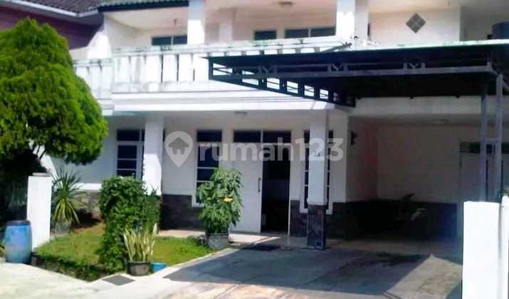 Dijual Rumah Besar di Istana Kawaluyaan Soekarno Hatta Bandung.