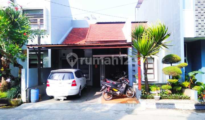Dijual Rumah di Sariwangi, Sayap Setraduta Bandung. Dijual Rumah di Sariwangi, Sayap Setraduta Bandung.