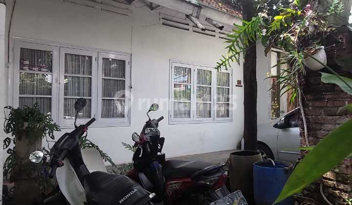 Old House in Sayap Ciliwung, Cibeunying District, Bandung. 2