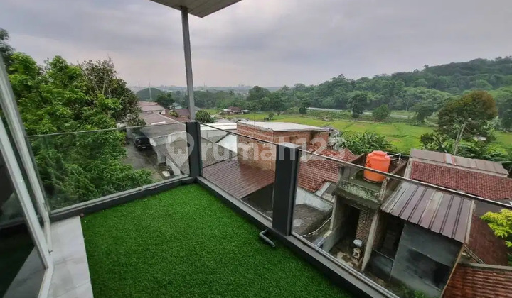 Rumah 3 Lantai, Cocok Untuk Workshop di Bojongkoneng Bandung