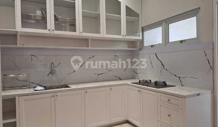 Rumah Cantik di Tatar Pitaloka Kota Baru Parahyangan Bandung.