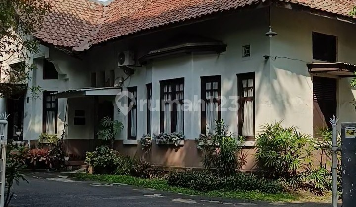 For Sale Beautiful Heritage House A at Sayap Buah Batu Bandung. 2