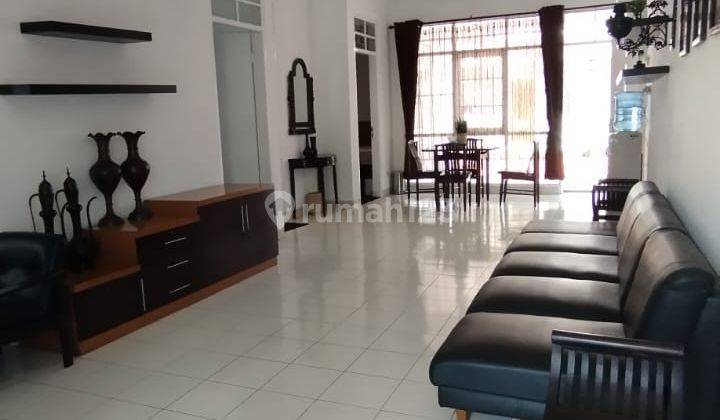 Rumah di Taman Plesiran Cihampelas Bandung 2