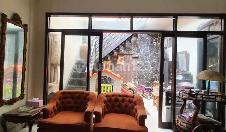 Rumah Besar di Kawasan Perbukitan di Cihanjuang Bandung Barat. 2