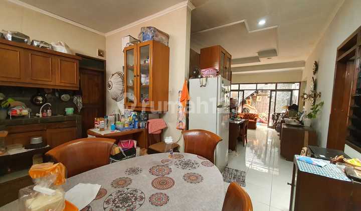 Rumah Besar di Kawasan Perbukitan di Cihanjuang Bandung Barat. 1