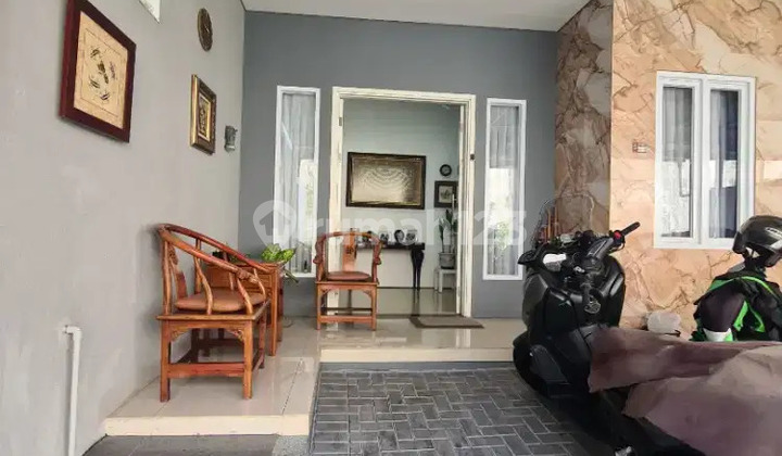 Rumah Minimalis, Cantik di Setra Duta Bandung Utara.