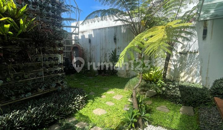 Rumah Cantik Dengan View Pegunungan di Cihideung Bandung 2