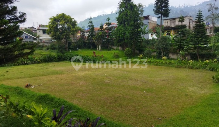 Dijual tanah luas dekat dengan tempat wisata de ranch, floating market, dll di Lembang