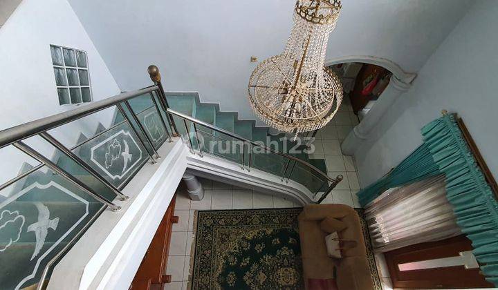 Rumah di kawasan elite di Bandung utara yang sejuk, nyaman dan strategis di Bandung. 2